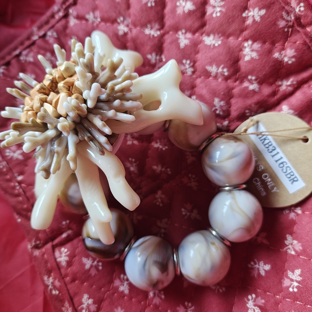 Elegant Coral Hush Bracelet New With Tags Chunky Vintage Bracelet